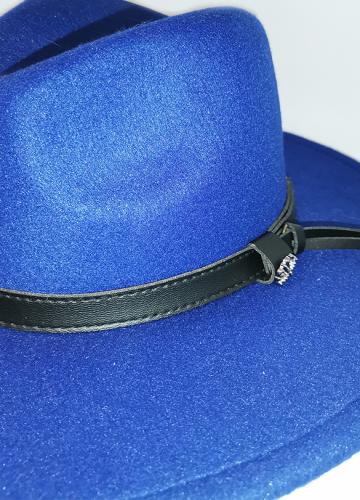 дамски кожени шапки