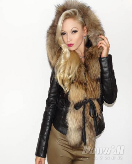 Кожено яке с качулка енот 303