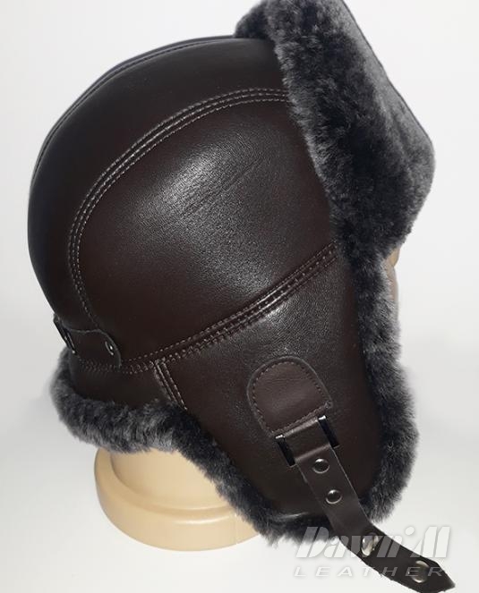 Мъжка кожена шапка / ушанка/ в кафяво