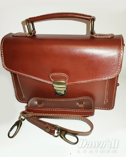 Мъжка кожена чанта с дръжка