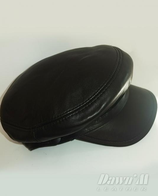 Мъжка кожена шапка с козирка