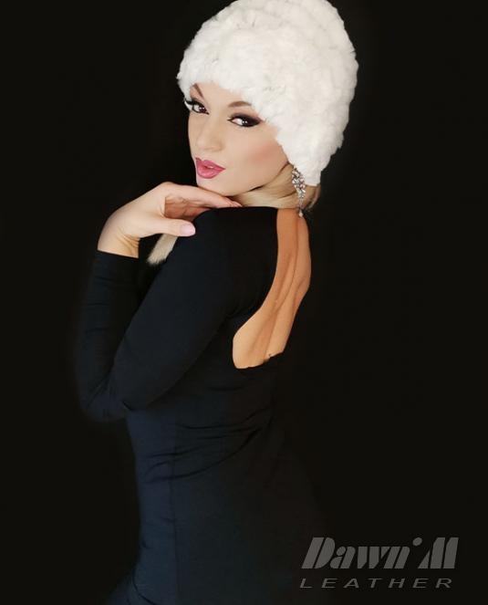 Луксозна шапка от естествен косъм на бяла чинчила