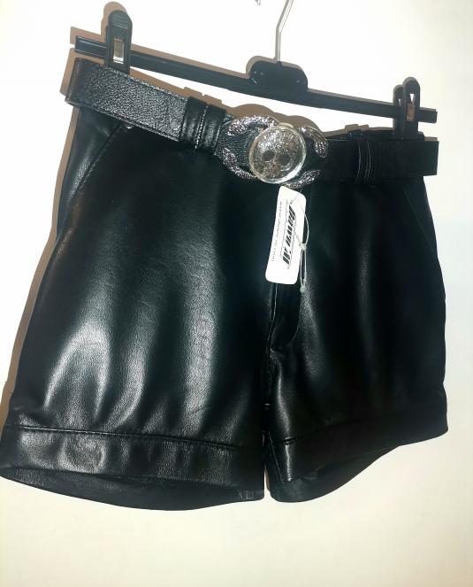 Къси кожени панталони