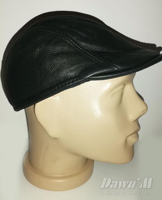 Мъжки кожен каскет от агнешка кожа с косъм