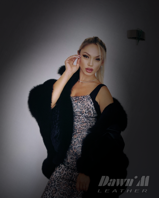 Луксозно кожено пончо Foxy Elegance - 1