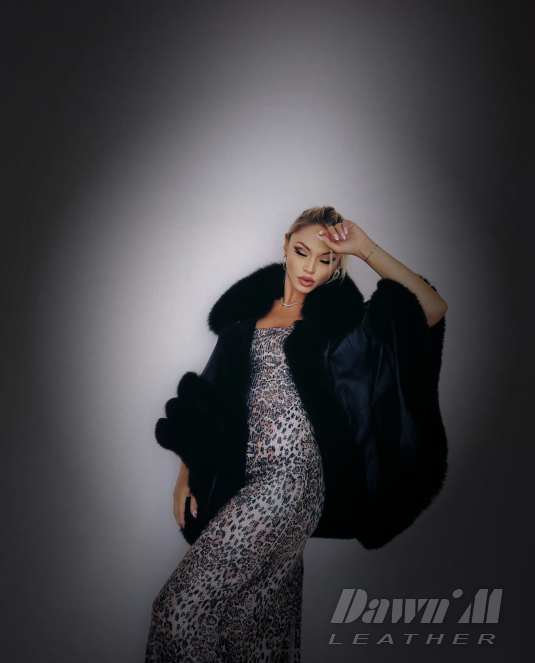 Луксозно кожено пончо Foxy Elegance - 4