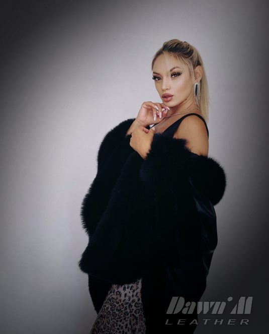 Луксозно кожено пончо Foxy Elegance - 3