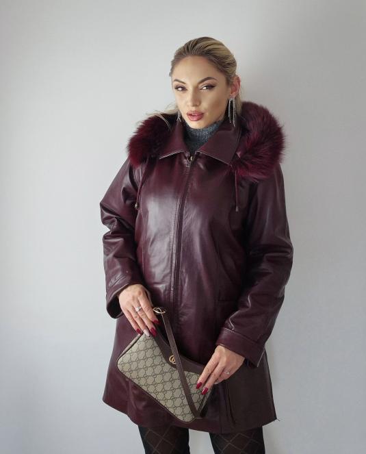 Дамско кожено палто с качулка 130